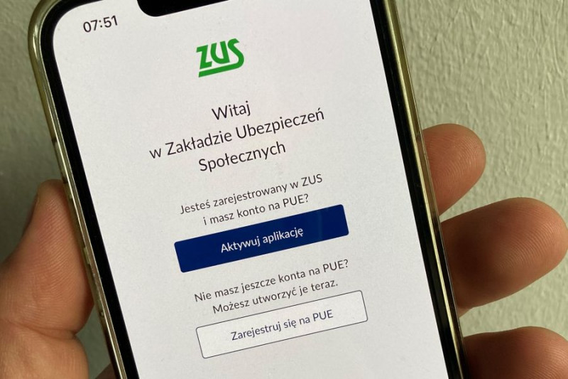 zdjęcie wyróżniające Aplikacja mobilna mZUS z nowymi funkcjami