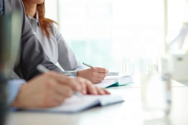 zdjęcie wyróżniające 44% firm inwestuje w rozwój pracowników. Budownictwo liderem