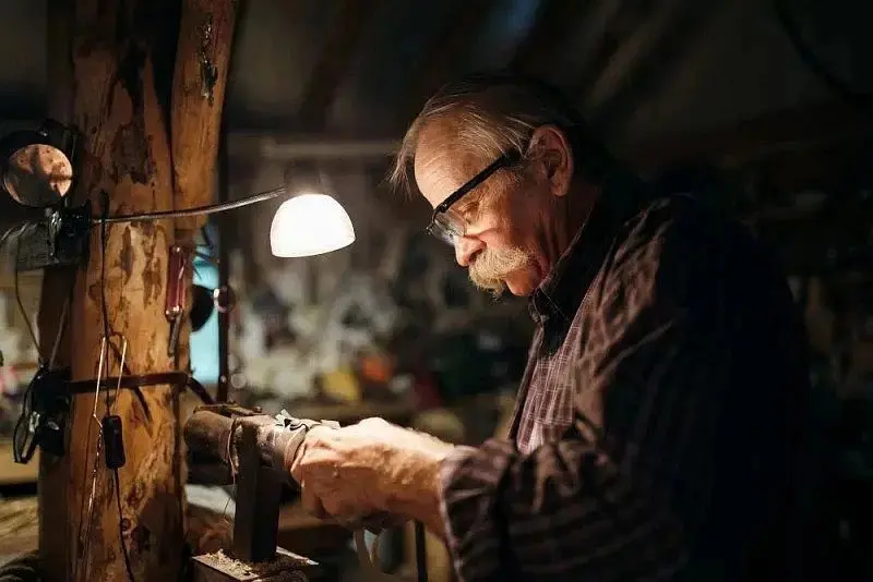 zdjęcie wyróżniające Tylko 14% Polaków po 50. roku życia jest zadowolonych z pracy