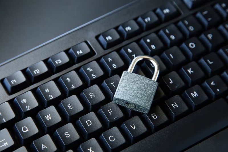 Cyberzagrożenia rosną, a ekspertów wciąż brakuje