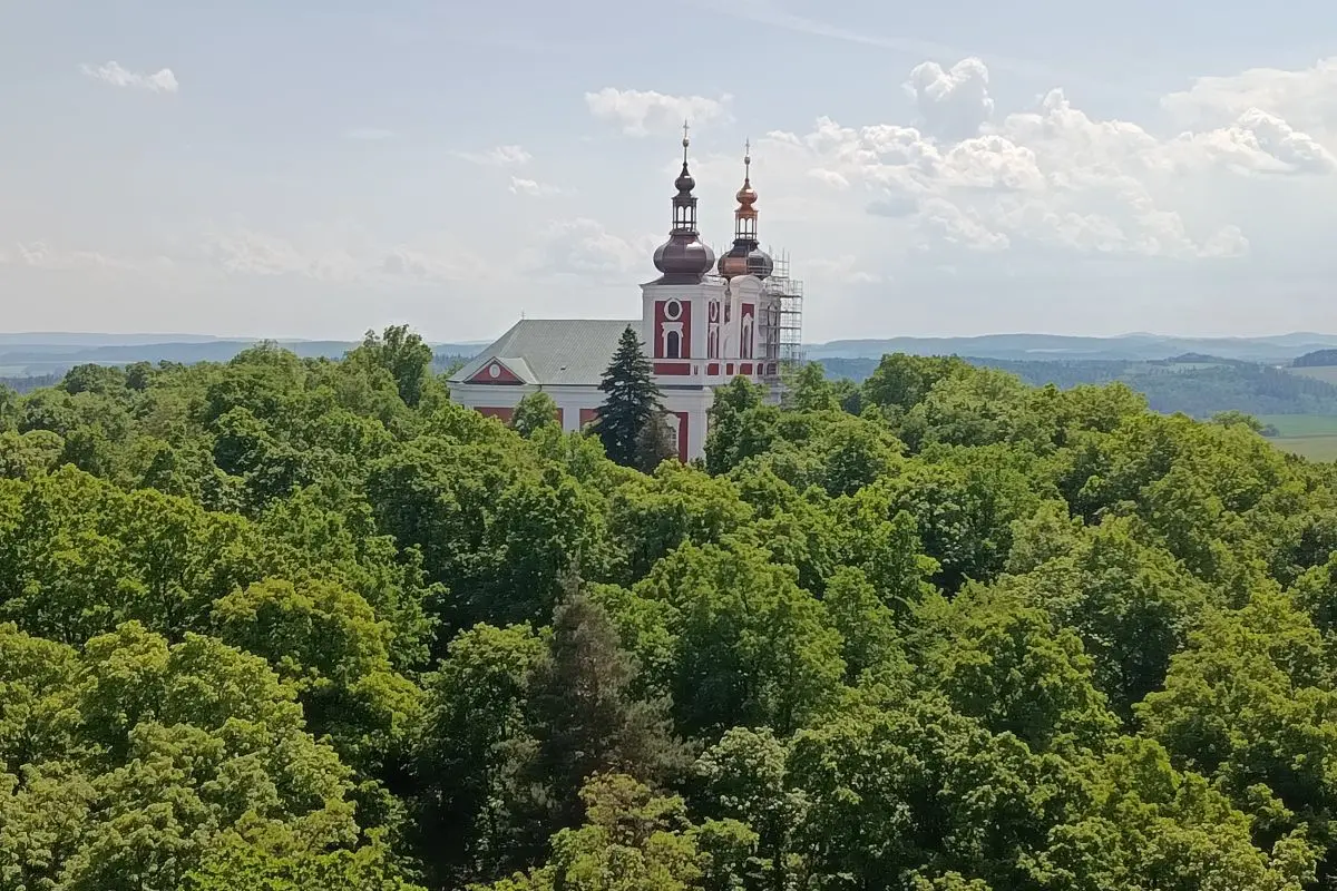 Wieże, zabytki i niezwykłe historie. Czeskie kościoły otwarte dla odwiedzających