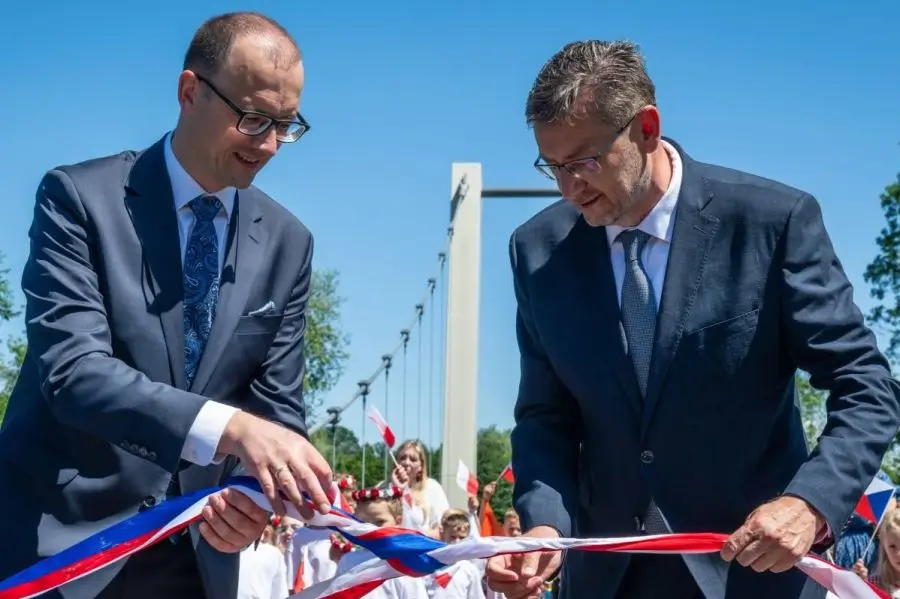 Polska i Czechy bliżej siebie. Nowa kładka na Olzie oficjalnie otwarta